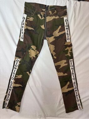 Women's Camo Cargo Joggers - Green Camo Unique Zipper Feature